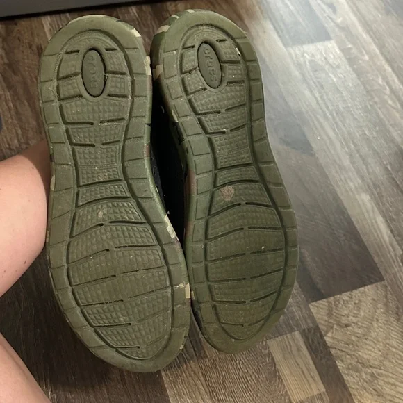 CROCS Black and Green Slip-On Shoes - Picture 3 of 5